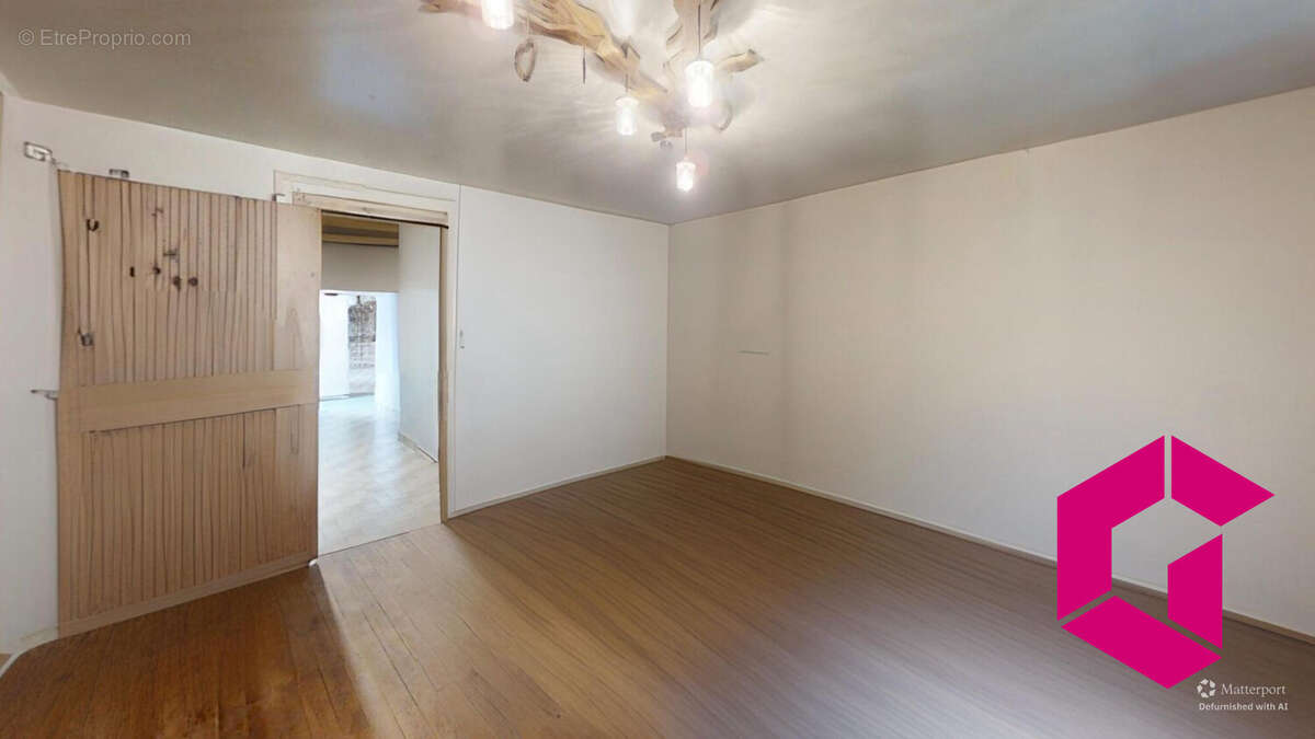 Maison à SAINT-JEURES