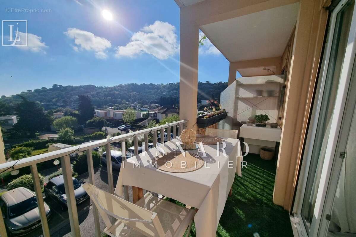 Appartement à VALLAURIS
