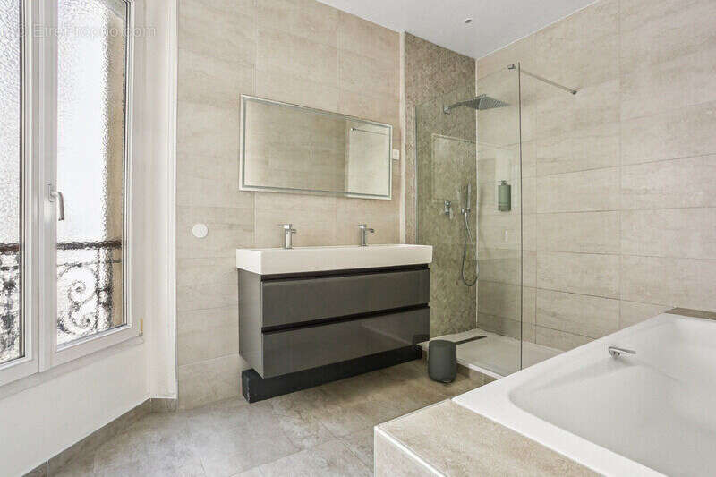 Photo 3 - Appartement à PARIS-15E