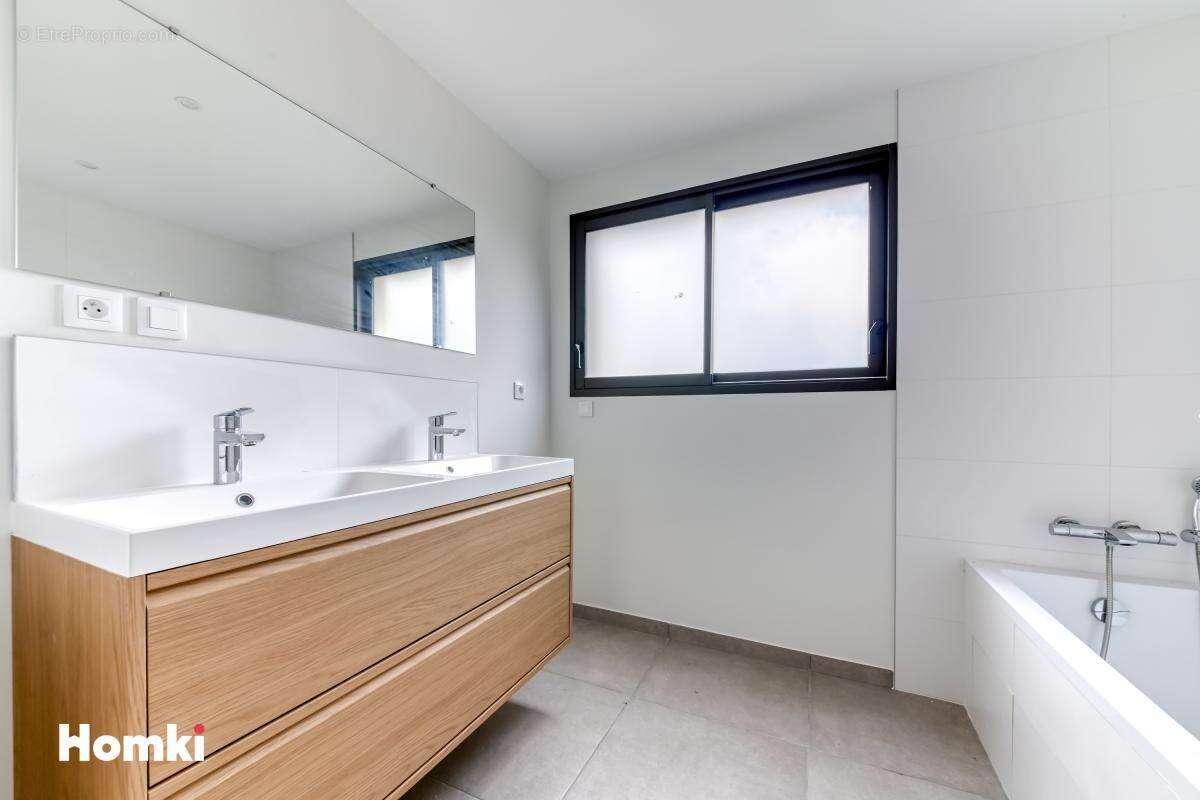 Maison à SAINTE-FOY-LES-LYON