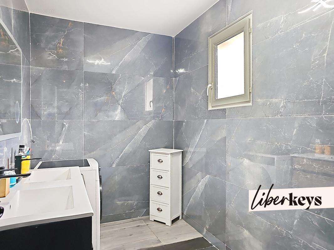 Maison à SAINT-MARTIN-DE-VALGALGUES