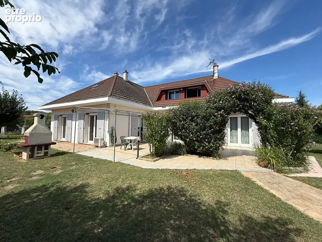 Maison 8 pièces 238 m² - photo 2