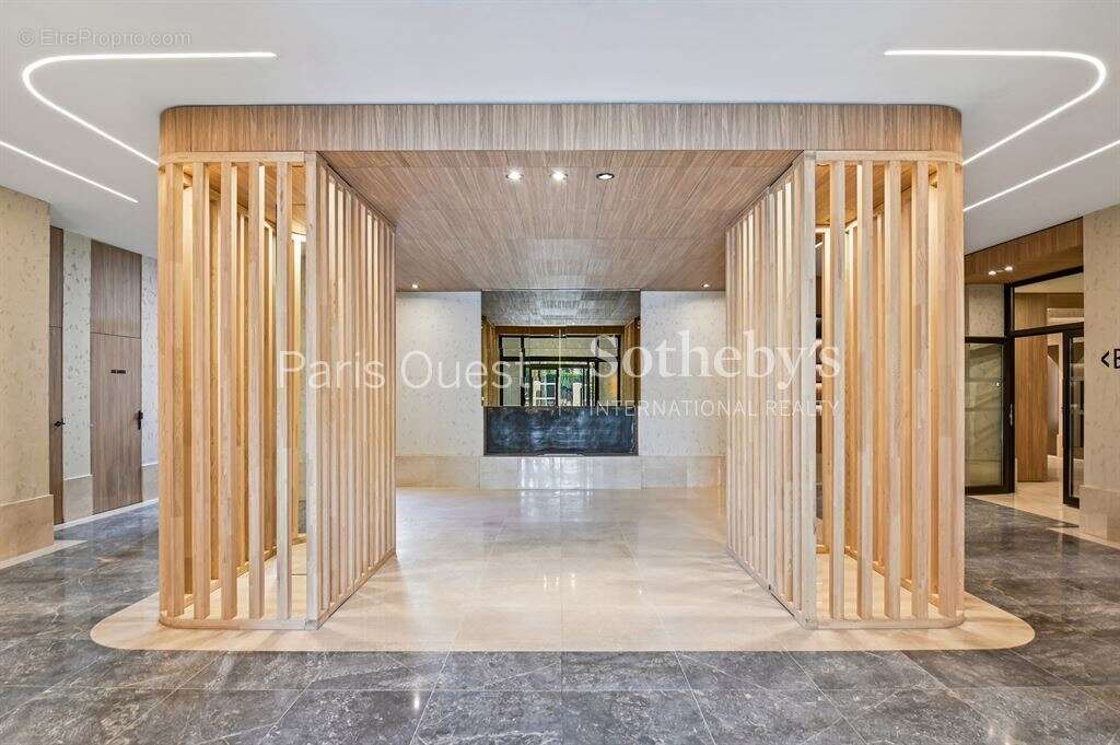 Appartement à NEUILLY-SUR-SEINE