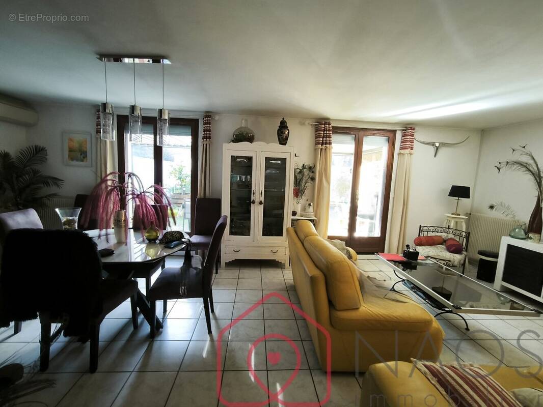 Maison à SAINT-ESTEVE