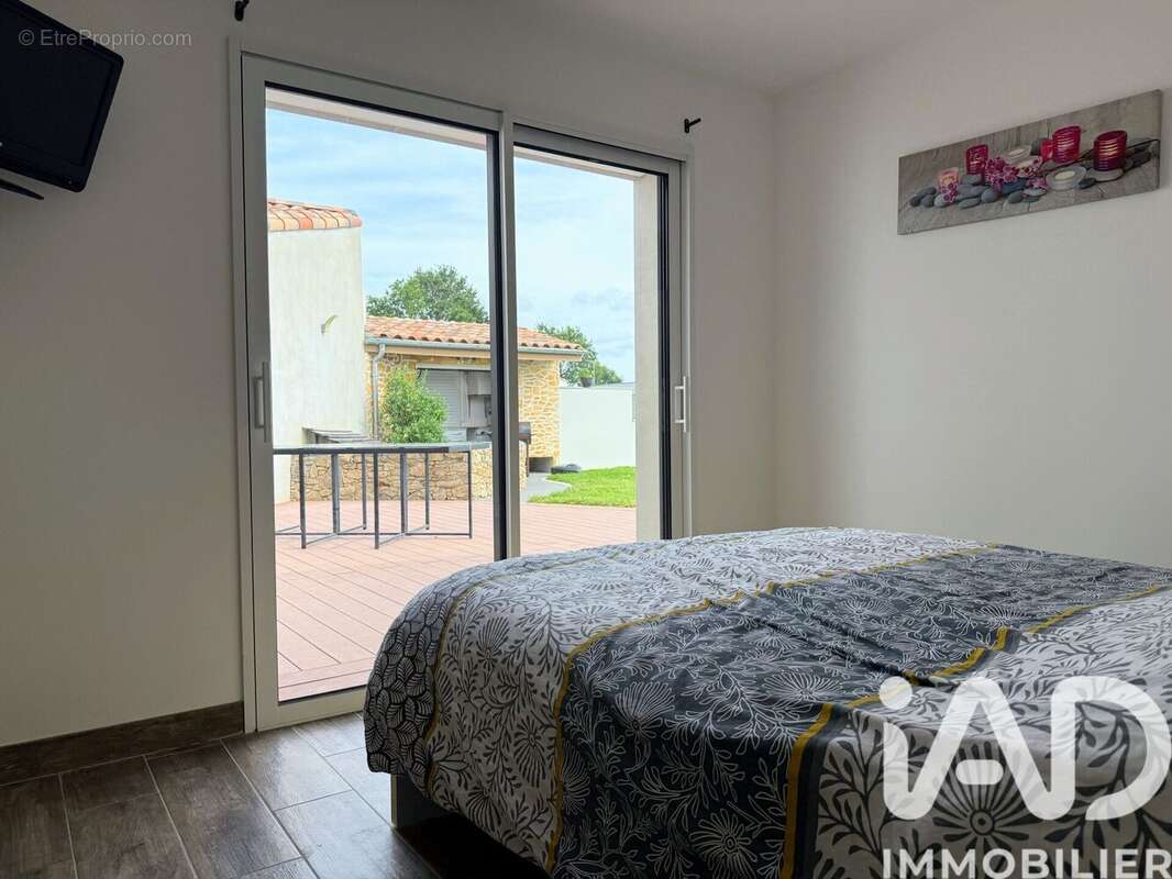 Maison 204 m² à Les Clouzeaux  - photo 4