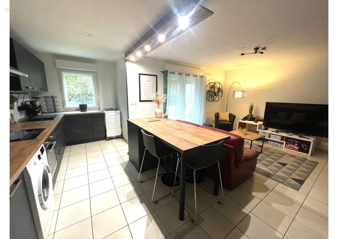 Appartement à DEVILLE-LES-ROUEN