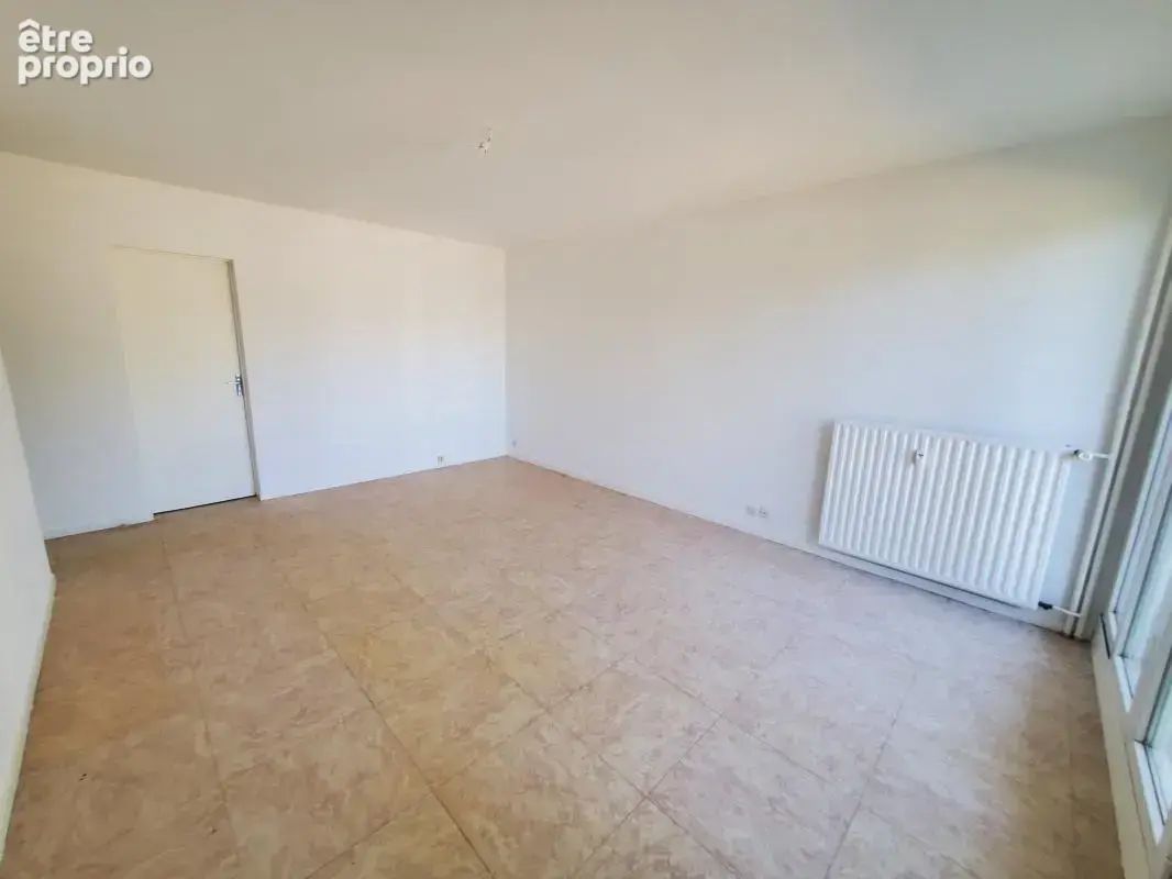 Beau t2 au 1er etage avec balcon - photo 6