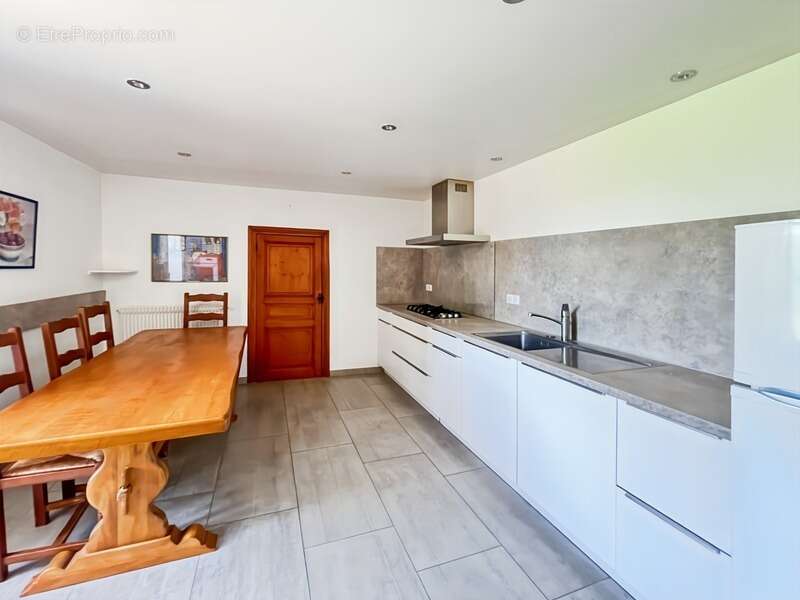 Maison à SAINT-YTHAIRE