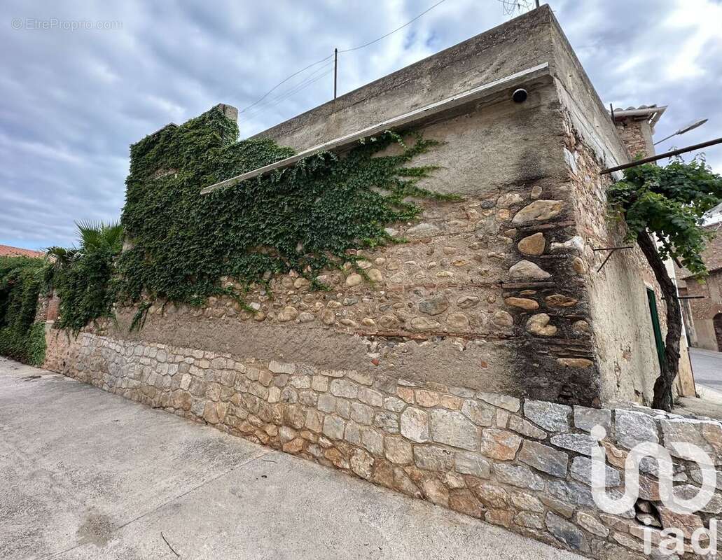 Photo 8 - Parking à BAIXAS