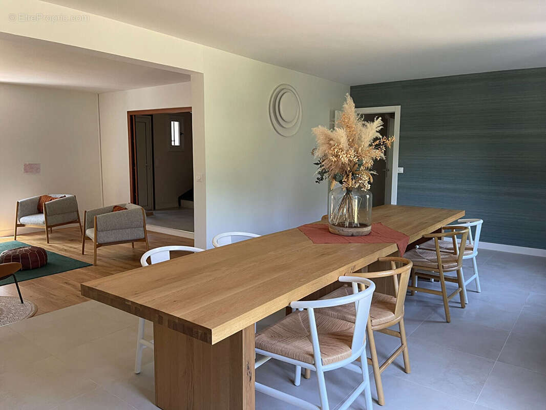 Maison à CRESPIERES