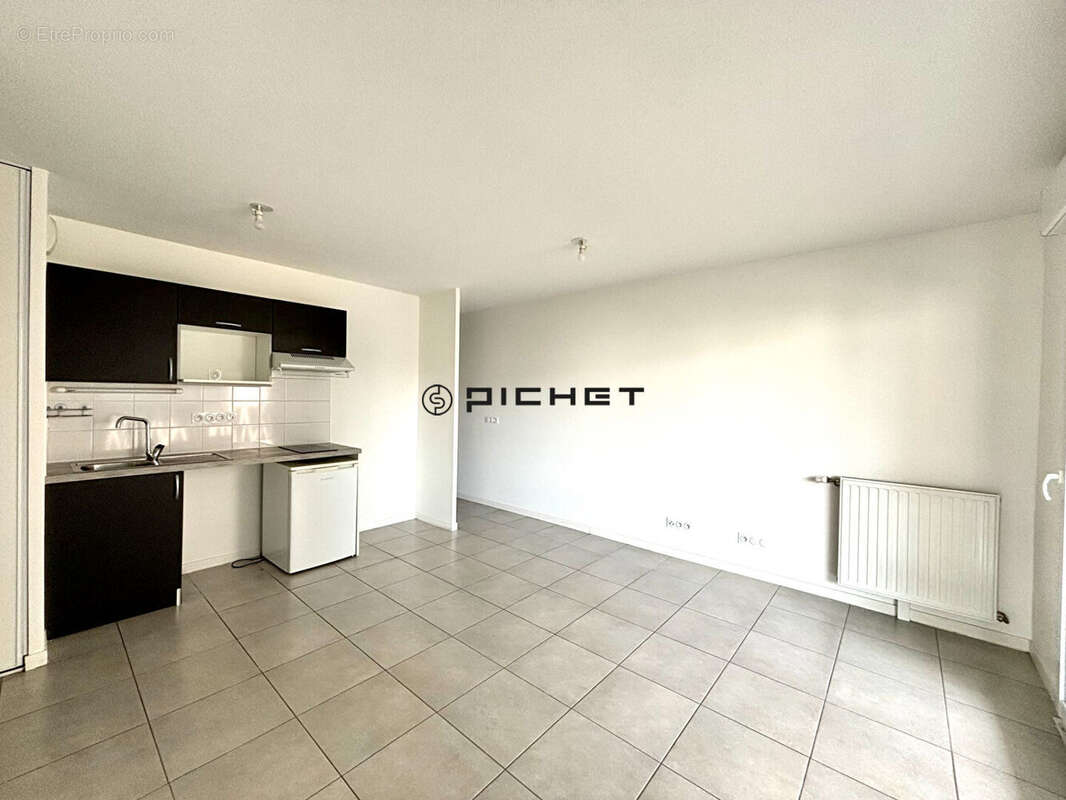 Appartement à LES PONTS-DE-CE
