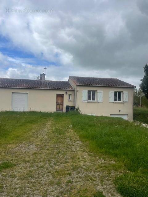 Maison à MAULEVRIER