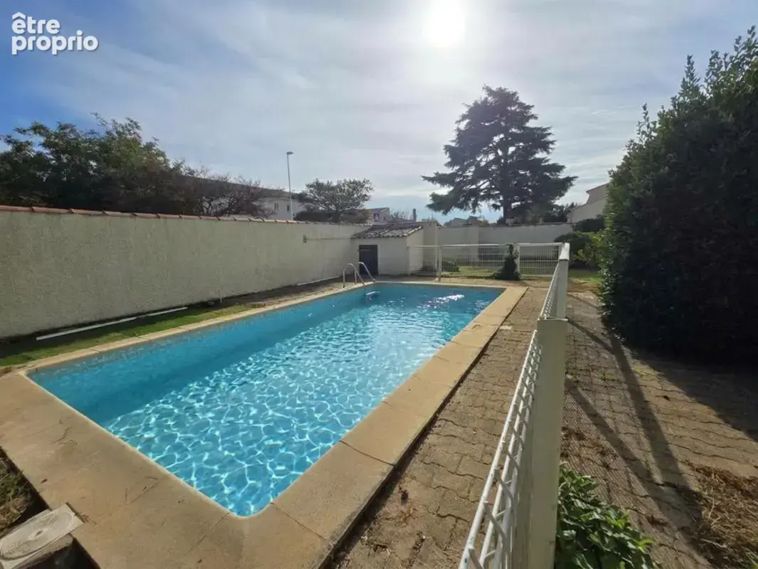Maison familiale 127 m² avec piscine & grand terrain à Fos-sur-Mer – 4 Ch, Garage & Véranda - photo 16