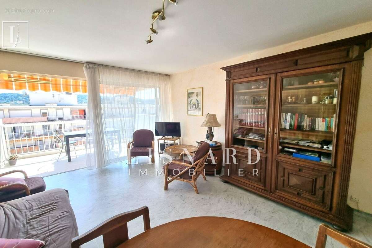 Appartement à VALLAURIS