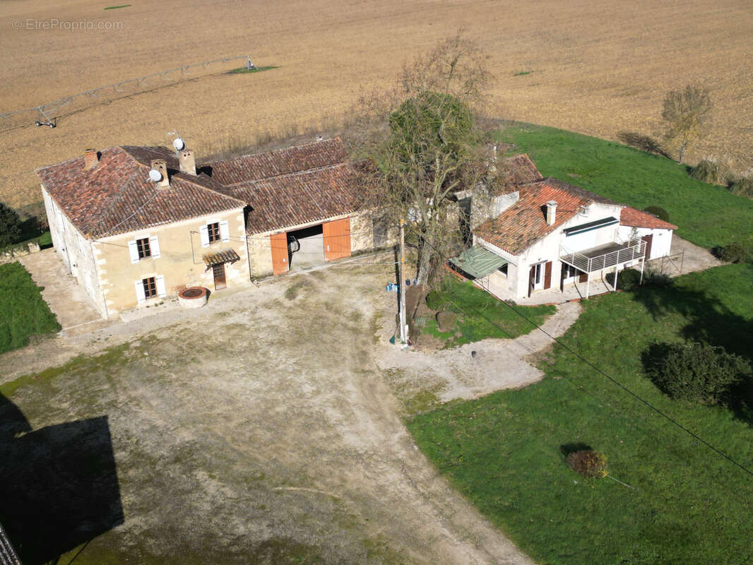 Maison à CASTERA-VERDUZAN