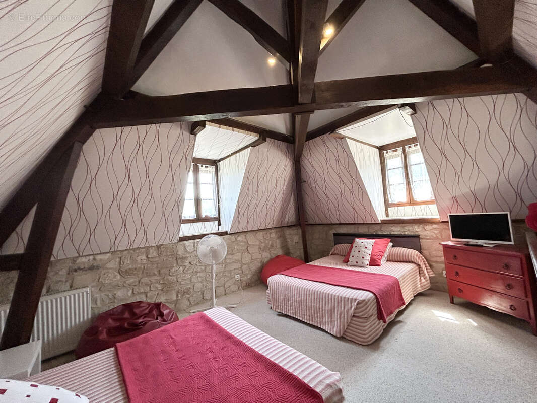 Maison à TERRASSON-LAVILLEDIEU