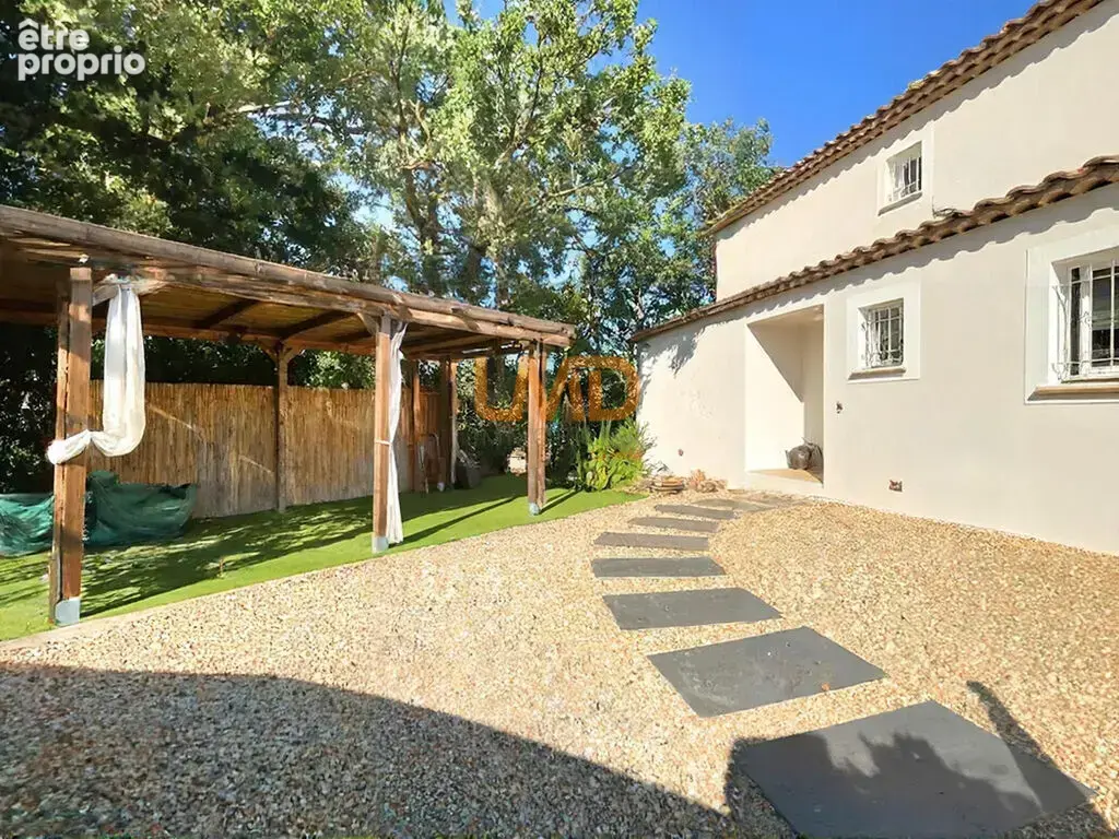 Figanières – villa avec piscine, vue dégagée et confort actuel - photo 5