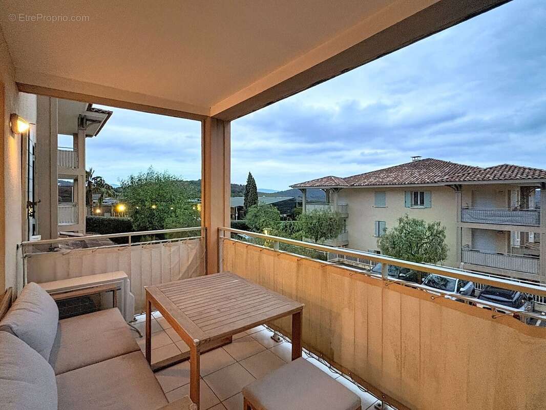 Appartement à LA CROIX-VALMER