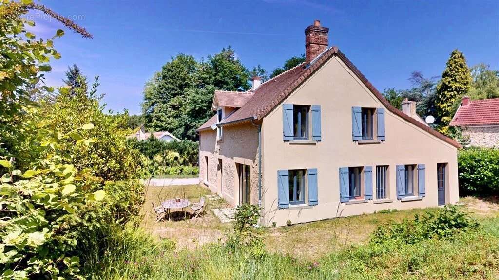 Maison à CLAIREFONTAINE-EN-YVELINES