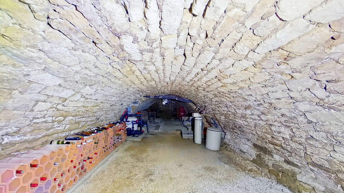 Maison à VIVIERS-SUR-CHIERS