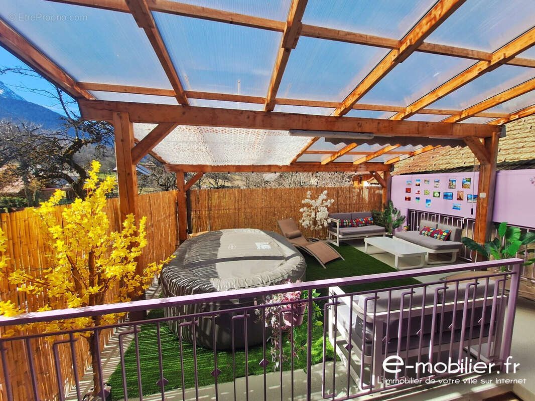 Terrasse Avant - Maison à SEYTHENEX