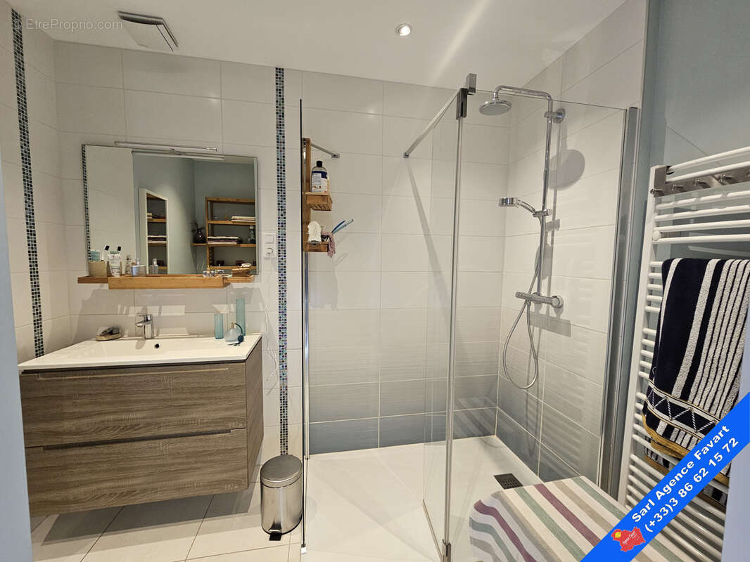 Maison à LA CELLE-SAINT-CYR