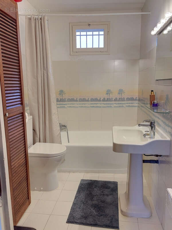 Maison à LA GARDE-FREINET