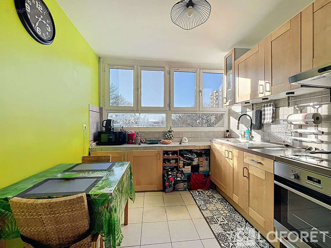 Appartement à SAINT-MICHEL-SUR-ORGE