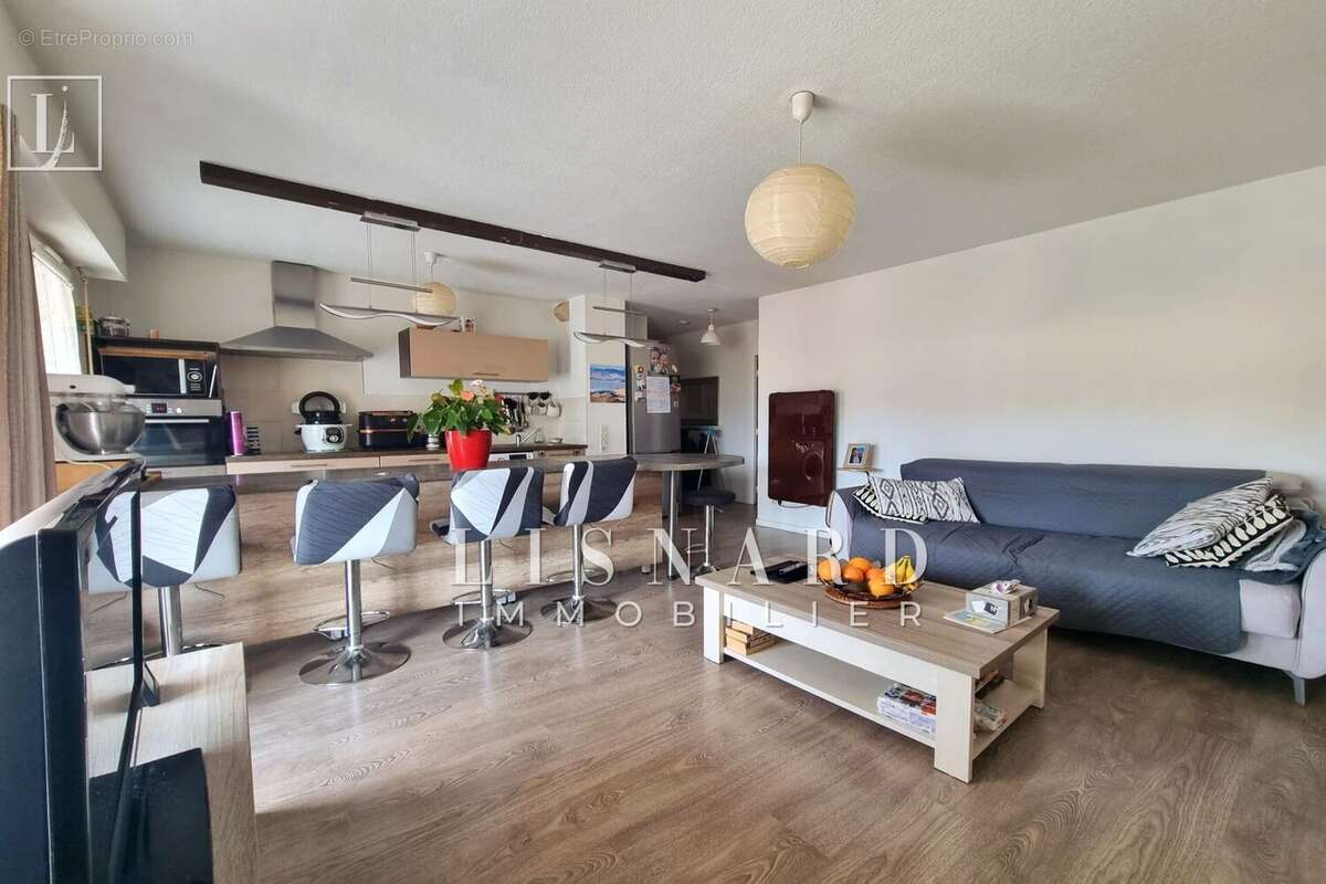 Appartement à VALLAURIS