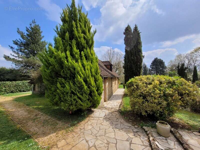 Propriete à vendre 15 pièces LA DOUZE (24) - photo 11