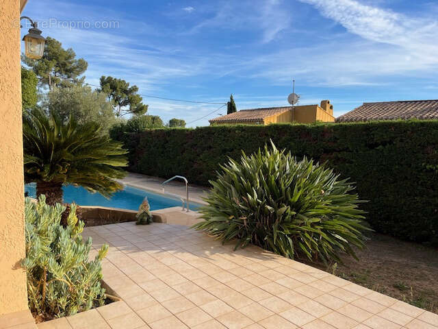 Maison à CARQUEIRANNE