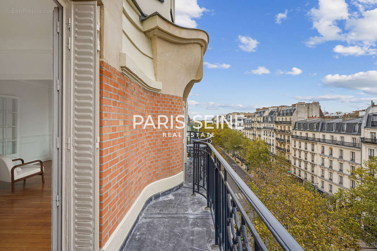 Appartement à PARIS-7E