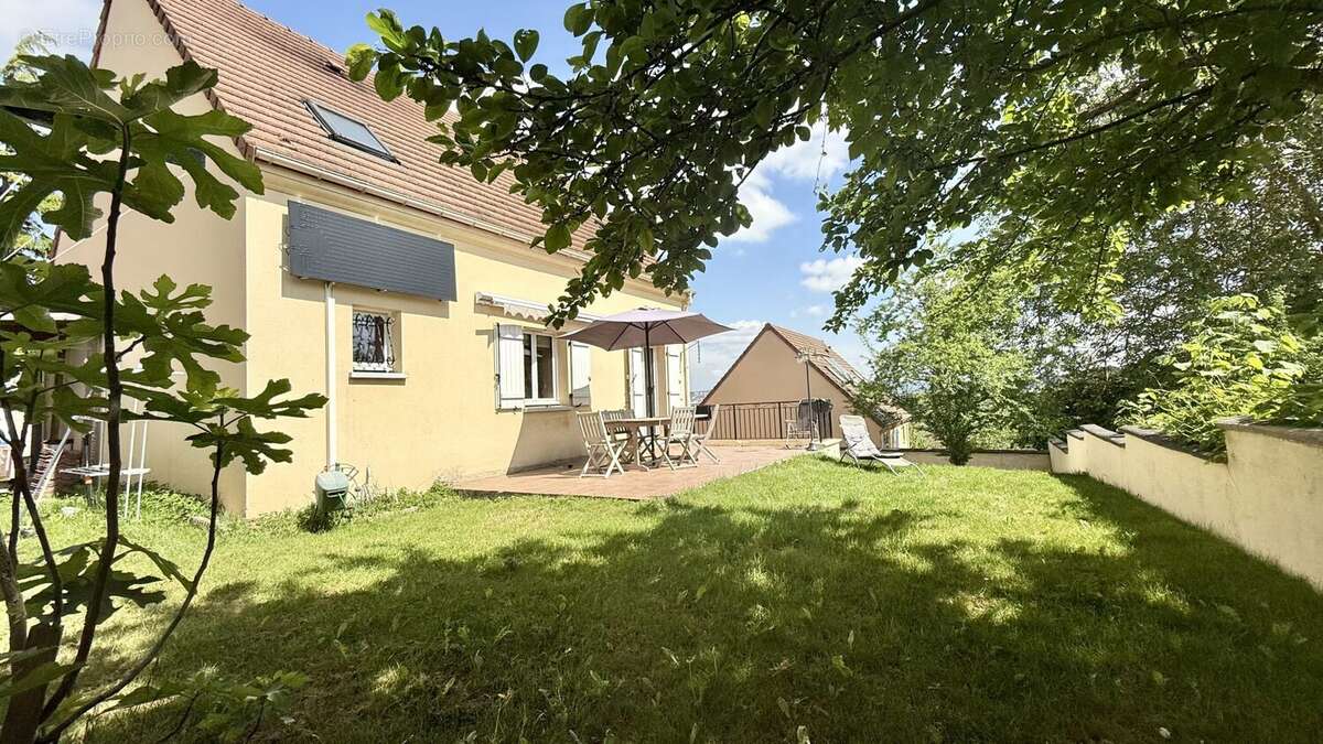 Maison à MANTES-LA-VILLE