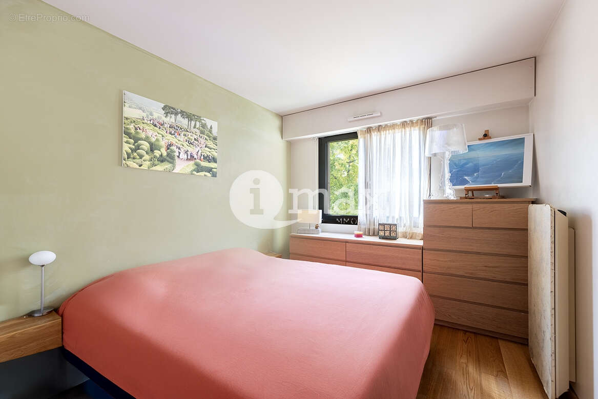 Appartement à LEVALLOIS-PERRET