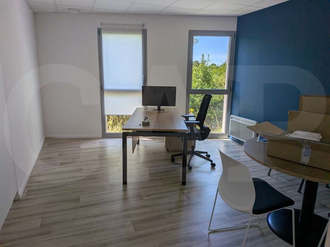 Commerce 219 m² à Brech  - photo 4