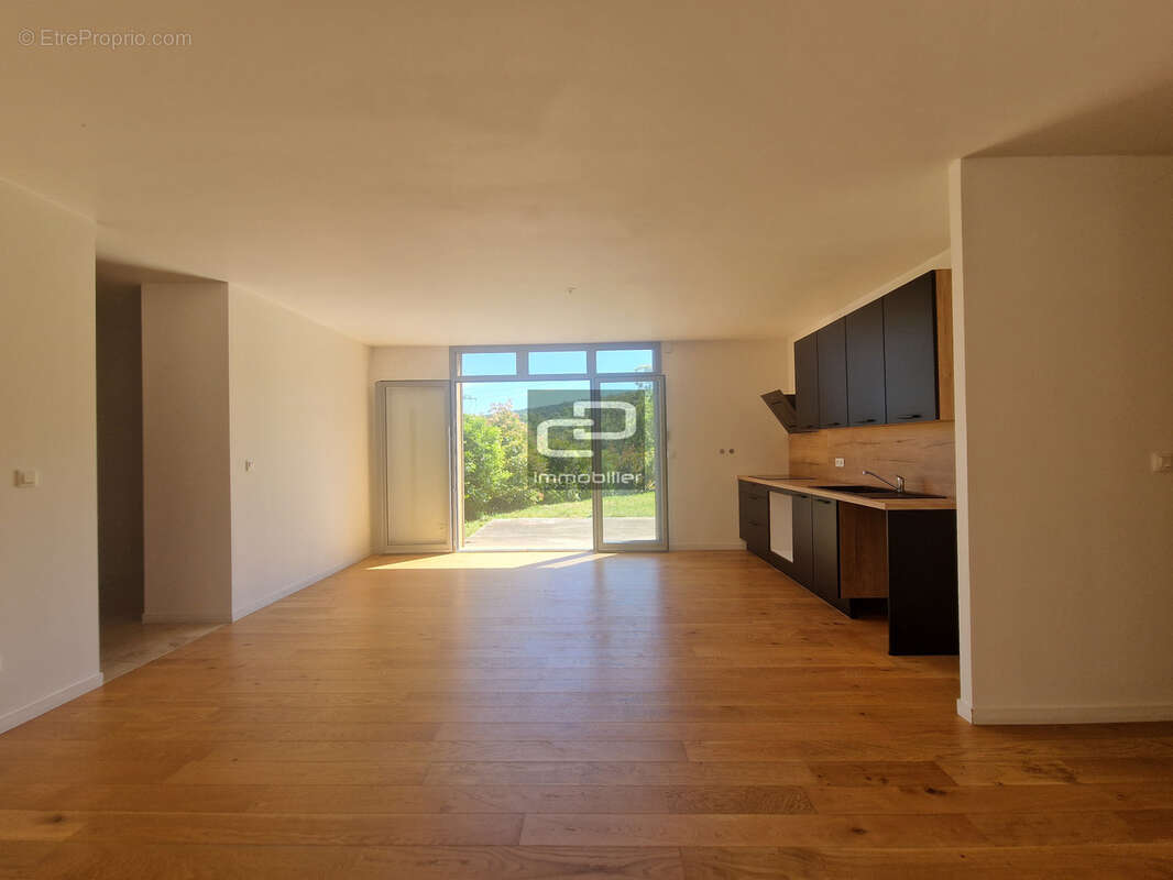 Appartement à POLEYMIEUX-AU-MONT-D'OR