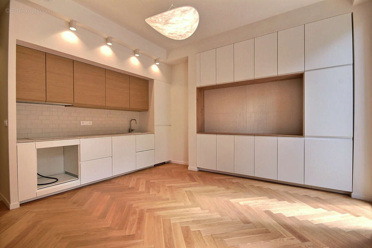 Appartement à MARSEILLE-7E