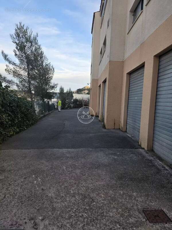 À Vendre - Garage / Entrepôt 56 m² - Quartier Le Peyron, Saint-Raphaël - photo 8