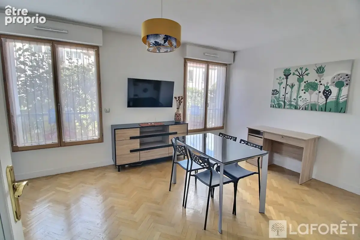 Appartement à LA GARENNE-COLOMBES