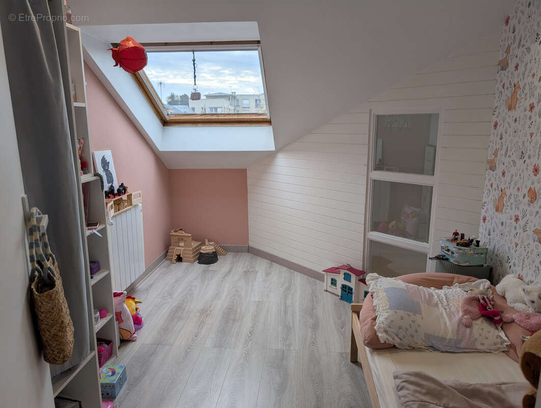 Appartement à EZANVILLE