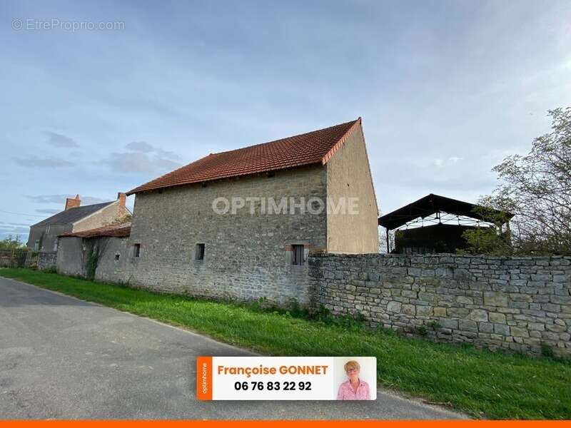 Maison à SAINT-GEORGES-DE-POISIEUX