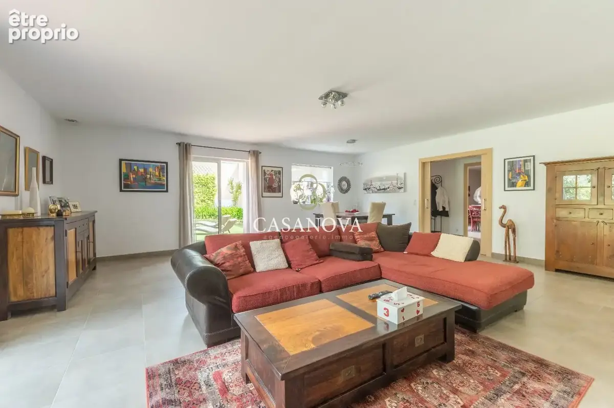 Proche PEZENAS, pièces à vivre 80 m², 6 chambres, beau terrain avec piscine, garage, dependances - photo 4