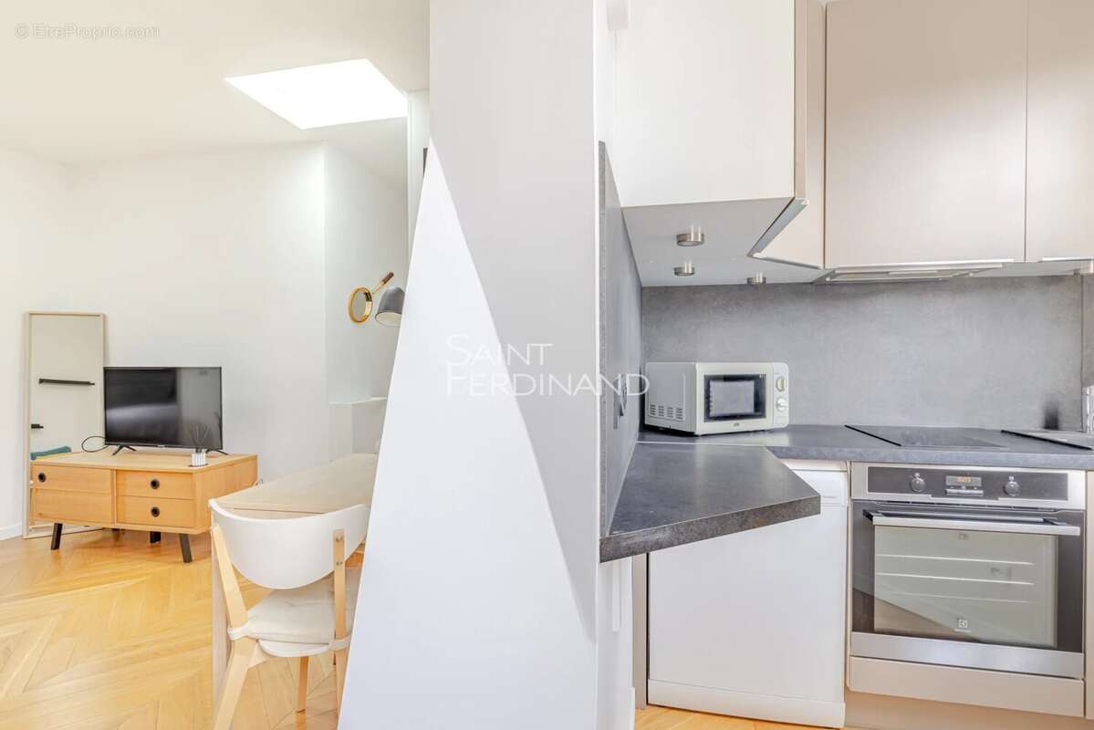 Appartement à PARIS-17E