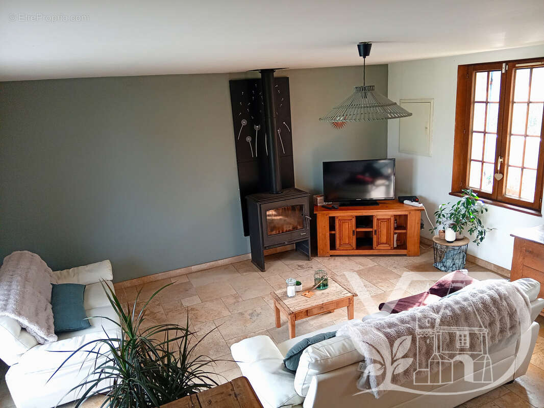 Maison à ONS-EN-BRAY