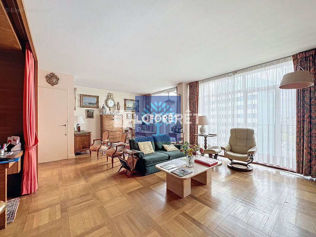 Appartement à PARIS-15E