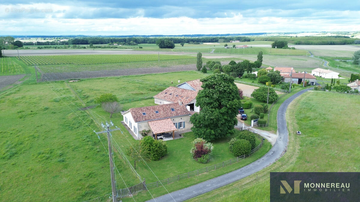 Maison à CHALLIGNAC