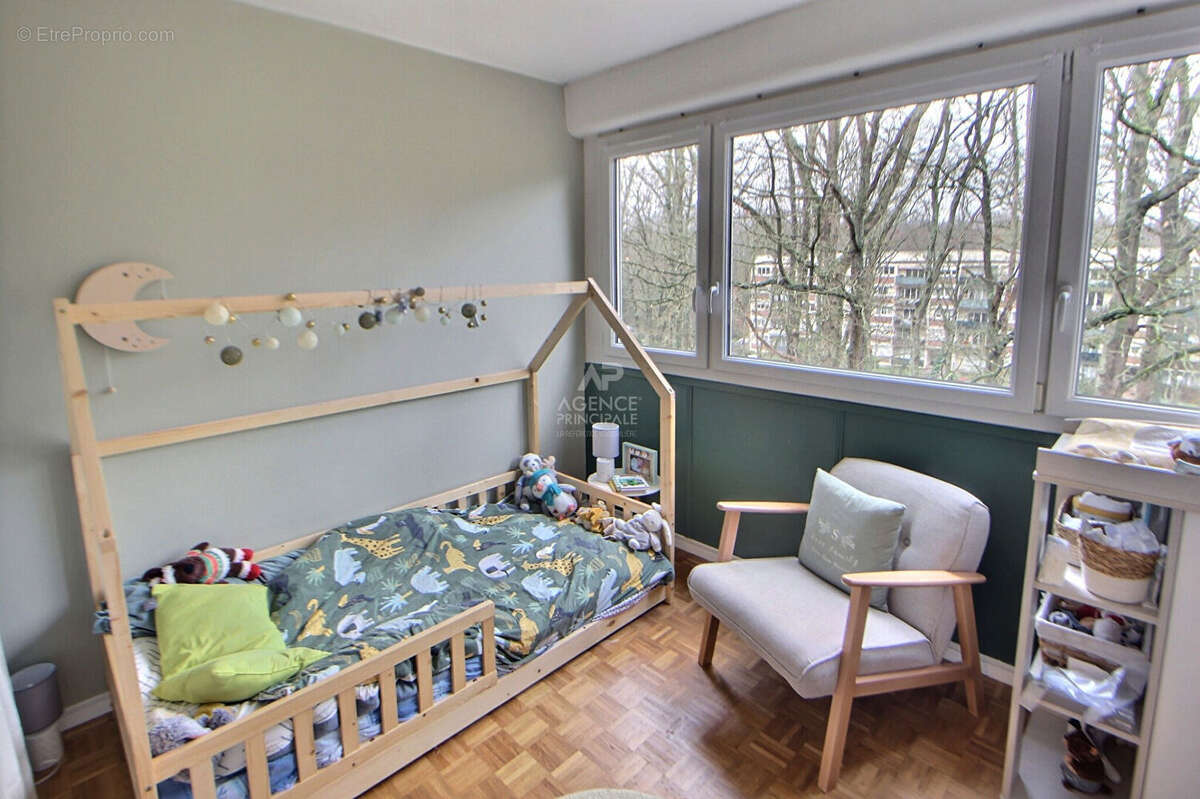 Appartement à VERNEUIL-SUR-SEINE