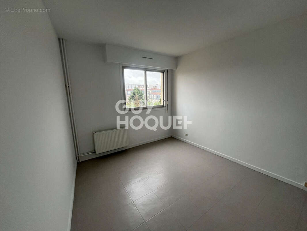 Appartement à LES PAVILLONS-SOUS-BOIS