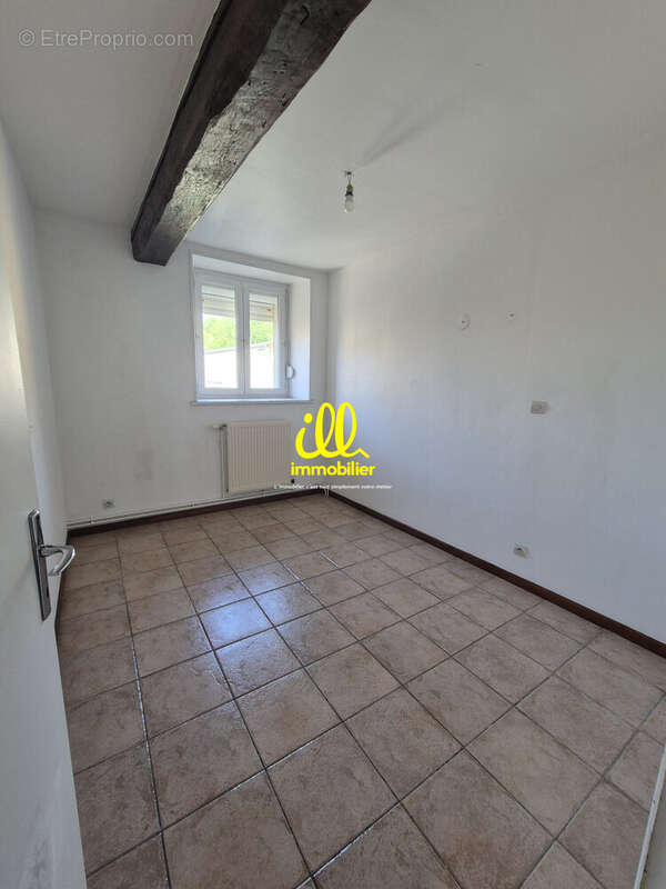 Maison 77 m² à Sapogne-Et-Feucheres  - photo 4