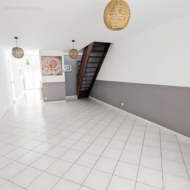 Maison à NEUVILLE-EN-FERRAIN